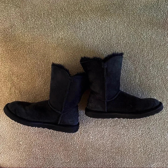 GREAT CONDITION UGG Bailey Button Boot​ - Picture 4 of 8